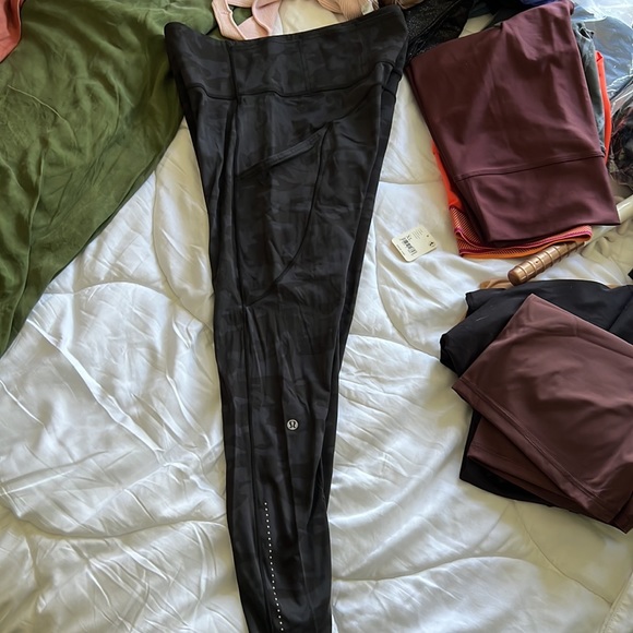 Lululemon camo leggings - Picture 4 of 6